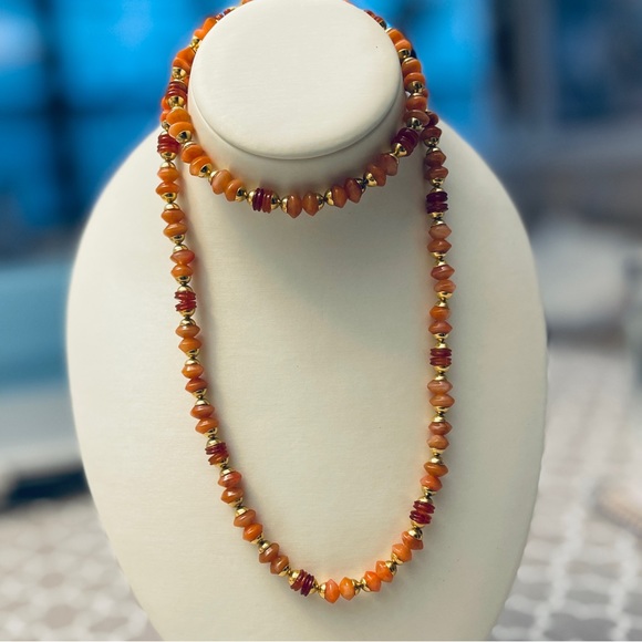 Vintage 70s necklace of rust-colored beads.  32”. - Picture 5 of 7